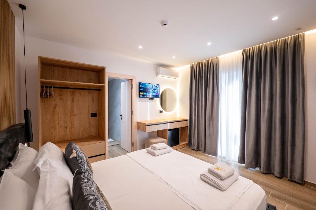 Dhomë Dyshe Deluxe në Katin Përdhe